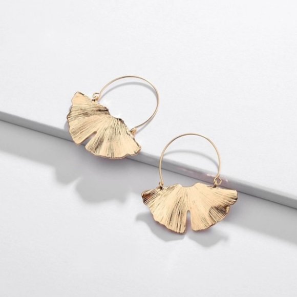 Gold Ginkgo Leaf Earring - Picture 5 of 5